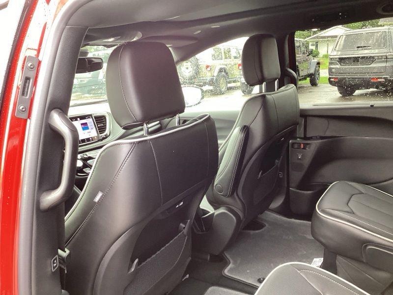 New 2027 Chrysler Pacifica Van