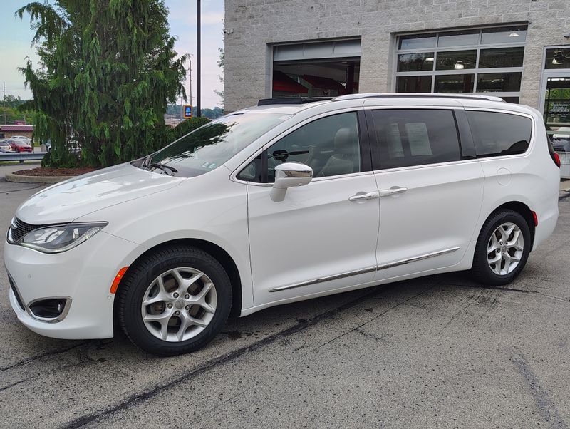 Used 2020 Chrysler Pacifica Van
