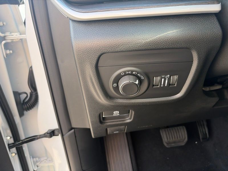 New 2026 Jeep Grand Cherokee SUV