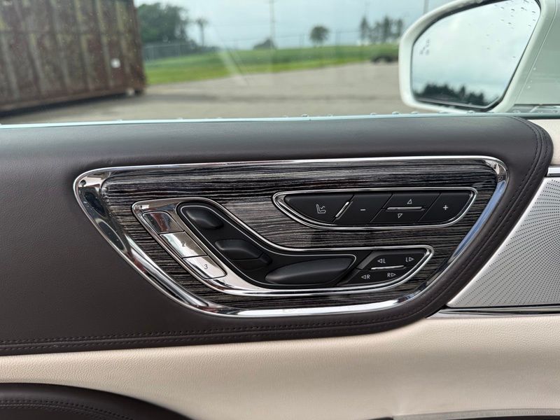 Used 2017 Lincoln Continental Sedan