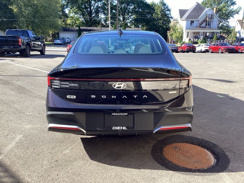 New 2026 Hyundai Sonata Hybrid Sedan