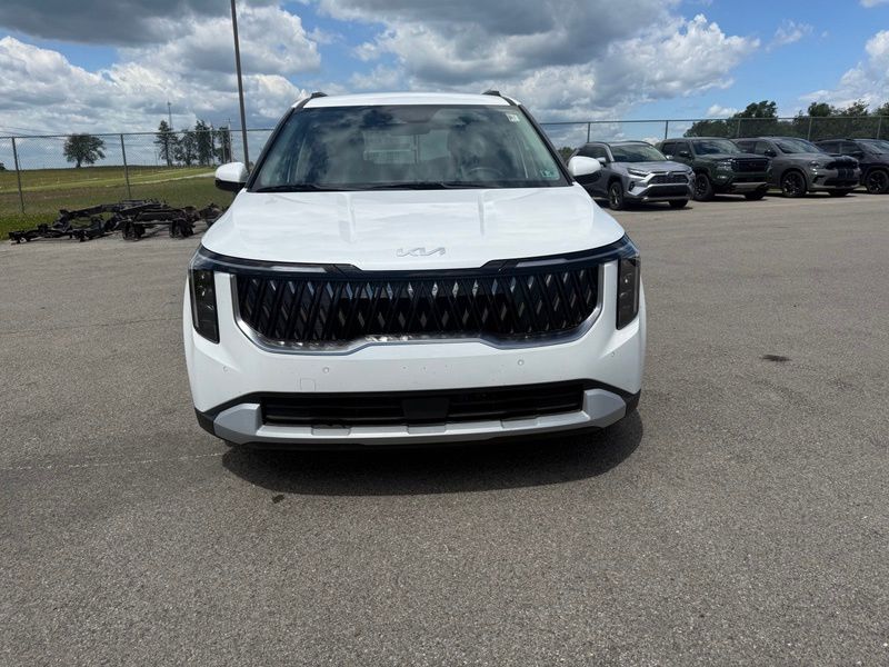 Used 2025 Kia Carnival Van