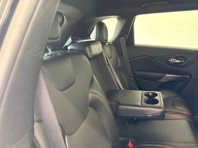 Used 2019 Jeep Cherokee SUV
