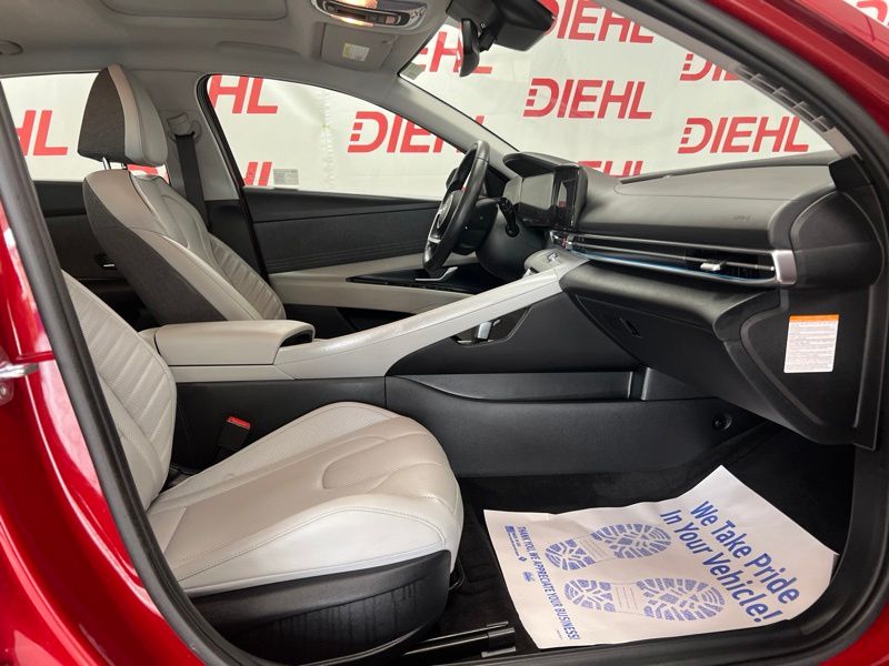 Used 2025 Hyundai Elantra Hybrid Sedan