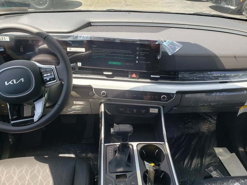 New 2026 Kia Carnival MPV Van