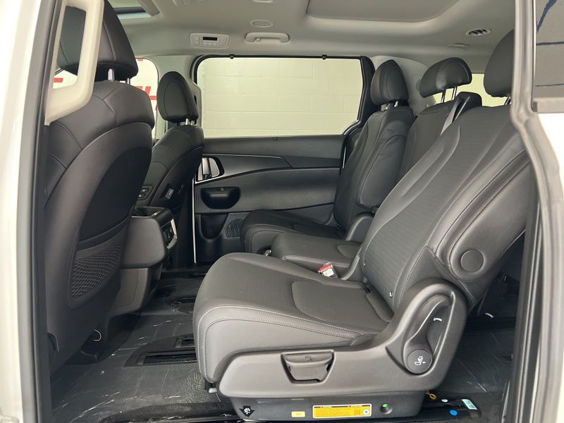 New 2026 Kia Carnival MPV Van