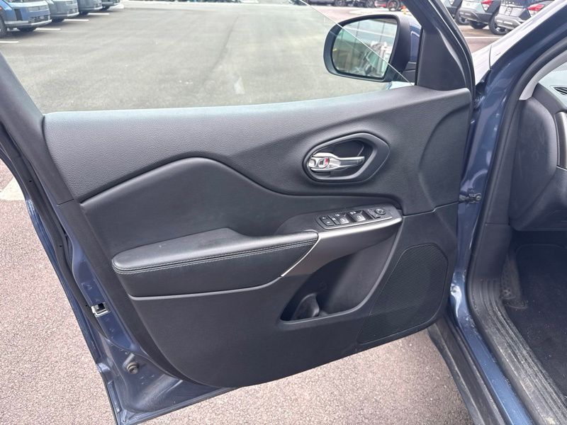 Used 2019 Jeep Cherokee SUV