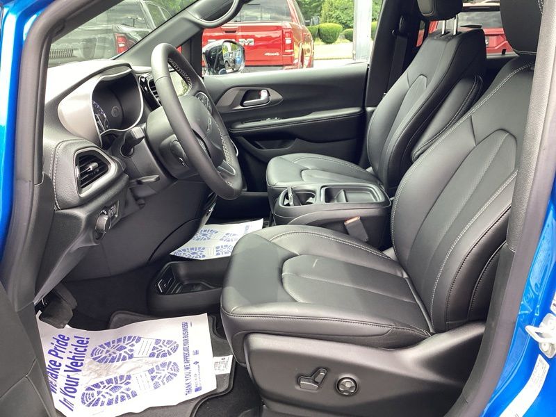 New 2027 Chrysler Pacifica Van