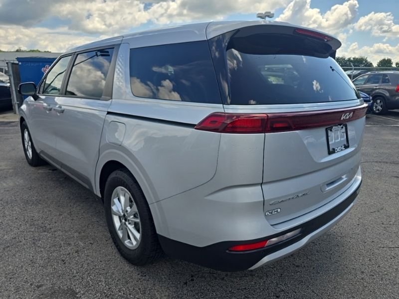 Used 2022 Kia Carnival Van