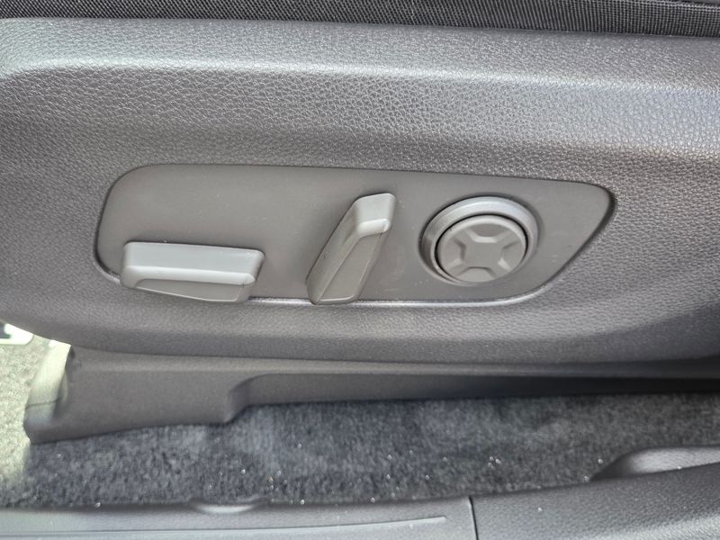 New 2026 Kia Carnival Hybrid Van
