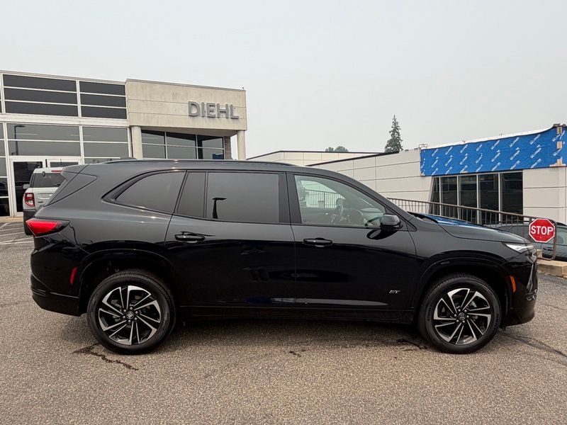 Used 2025 Buick Enclave SUV