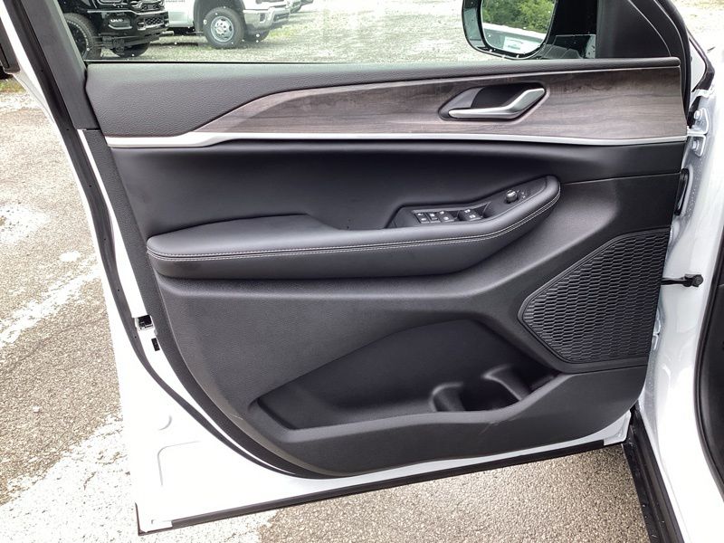 New 2026 Jeep Grand Cherokee SUV