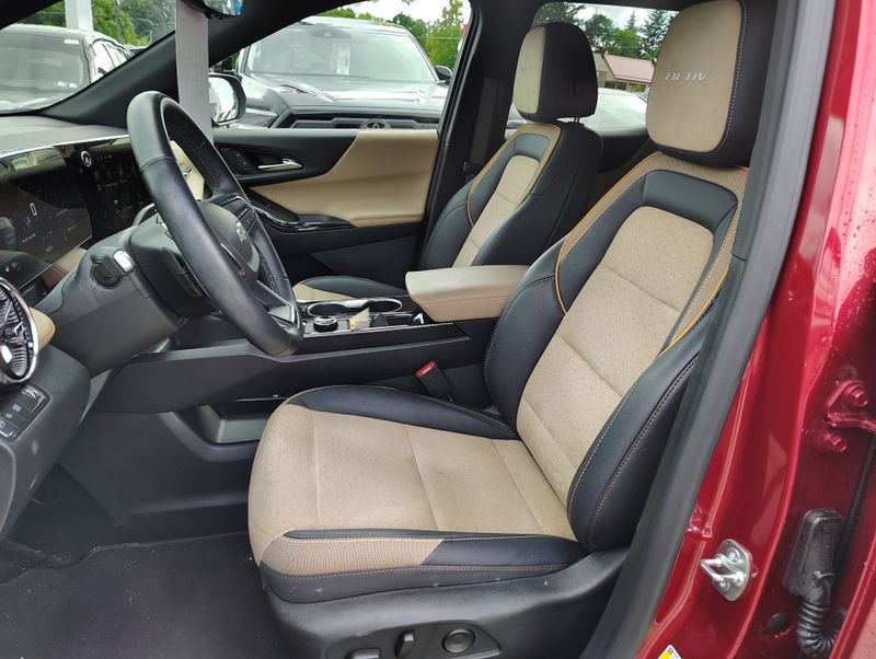 Used 2025 Chevrolet Equinox SUV