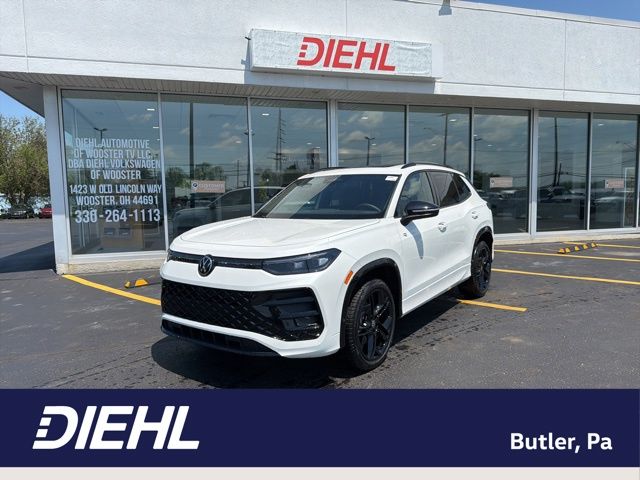 2026 Volkswagen Tiguan 2.0T SE R-Line Black 4Motion's photo