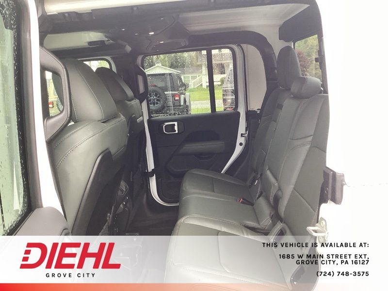 2026 Jeep Gladiator Mojave Auto's photo