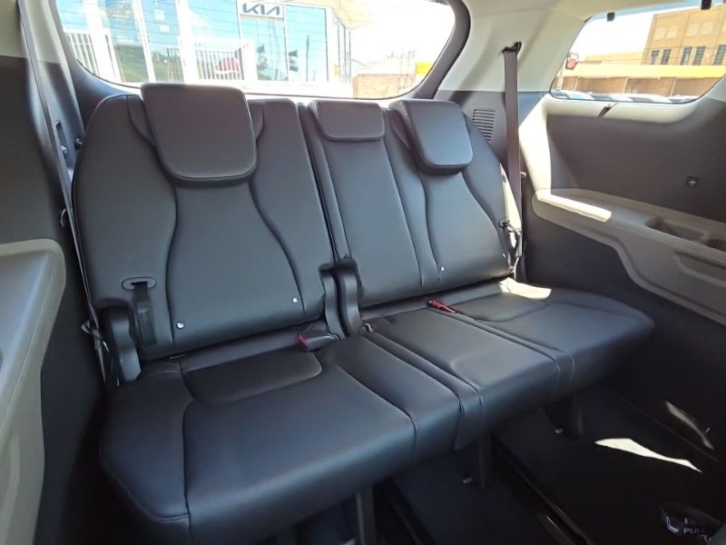 New 2026 Kia Carnival MPV Van