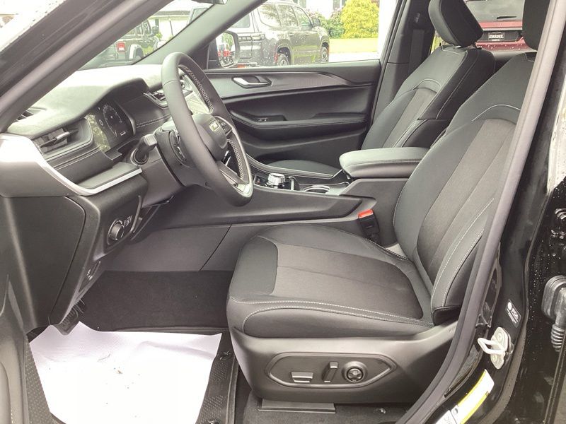 New 2026 Jeep Grand Cherokee SUV