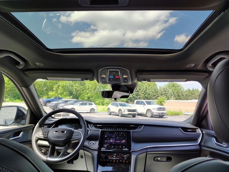 Used 2025 Jeep Grand Cherokee L SUV