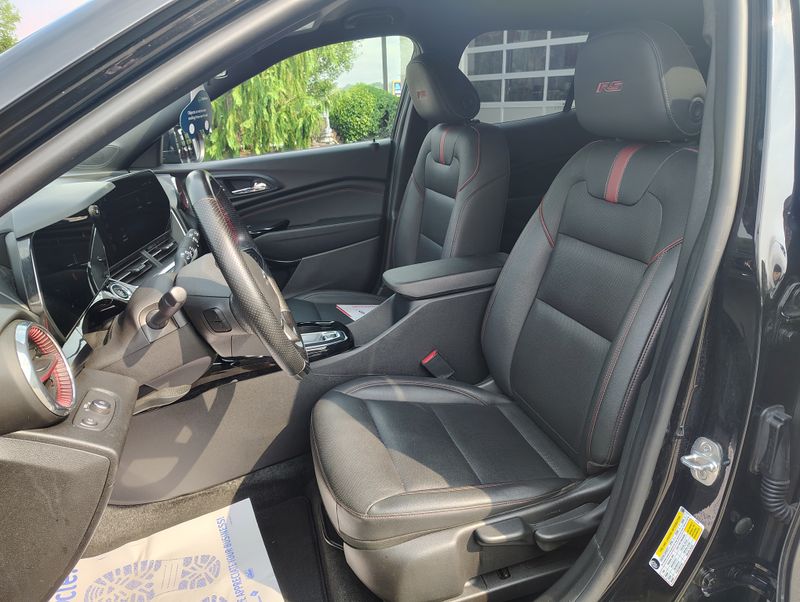Used 2024 Chevrolet Trax SUV