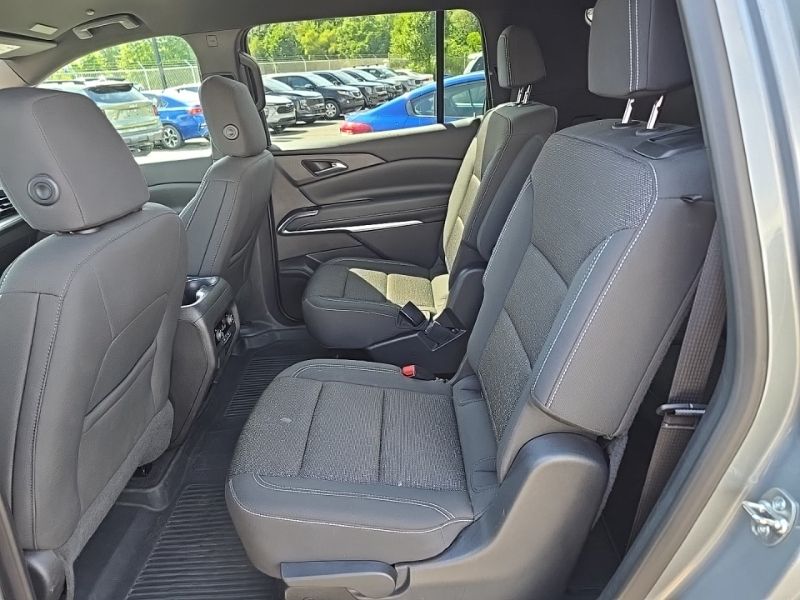 Used 2025 Chevrolet Traverse SUV