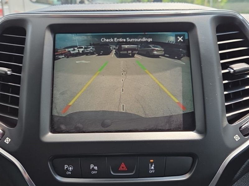Used 2023 Jeep Cherokee SUV