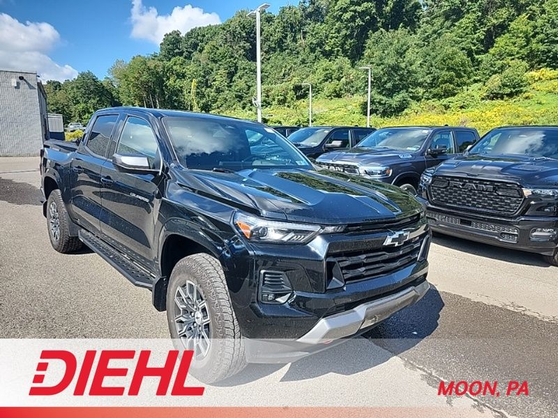 Black 2025 Chevrolet Colorado Pickup Truck Four-Wheel Drive 8-Speed Automatic