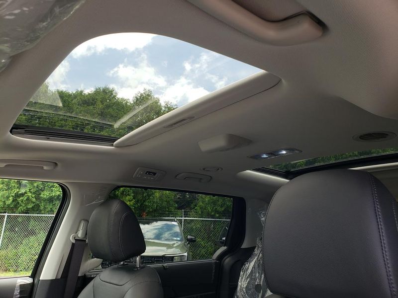 New 2026 Kia Carnival MPV Van