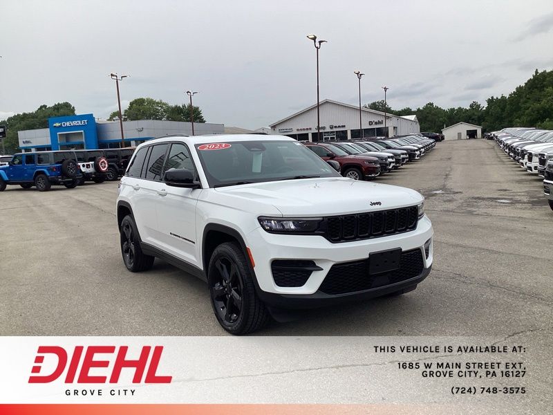 Bright White Clearcoat 2023 Jeep Grand Cherokee SUV / Crossover Four-Wheel Drive 8-Speed Automatic
