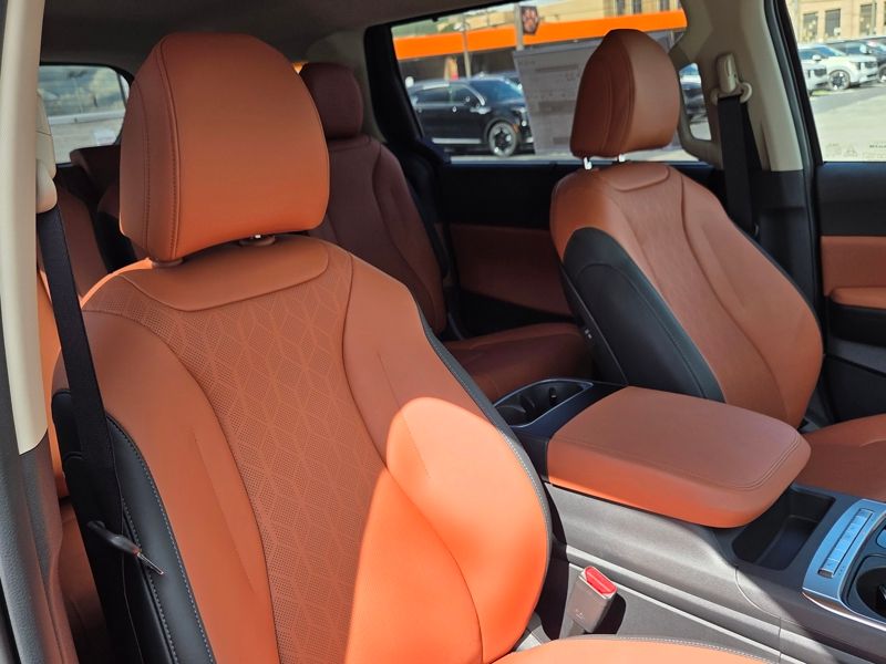 New 2026 Kia Carnival Hybrid Van