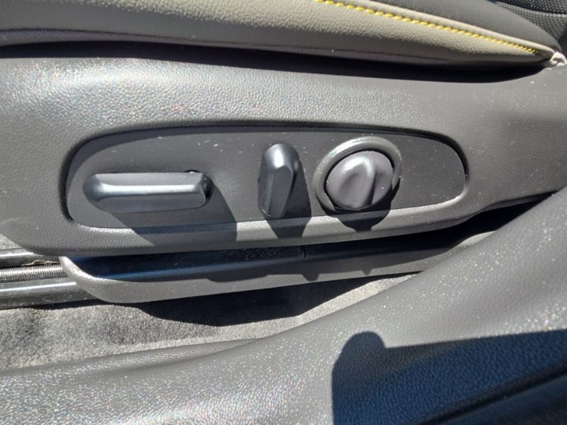 Used 2025 Chevrolet Trax SUV
