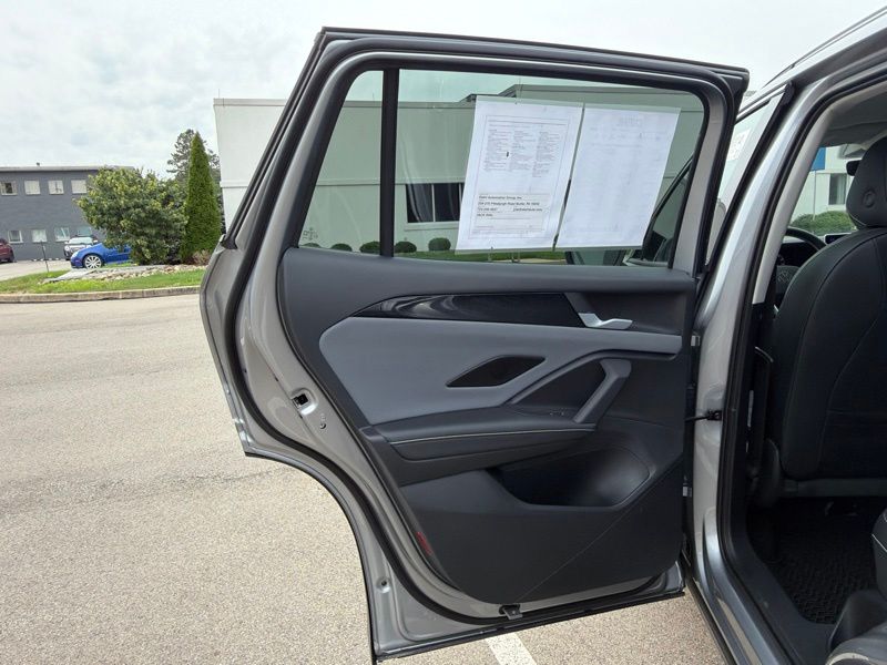 Used 2025 Volkswagen Tiguan SUV