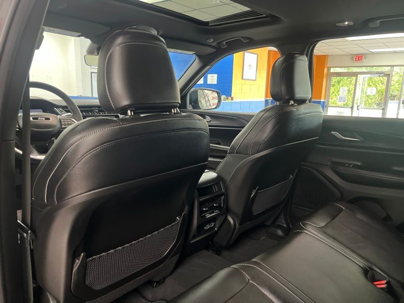 Used 2025 Jeep Grand Cherokee SUV