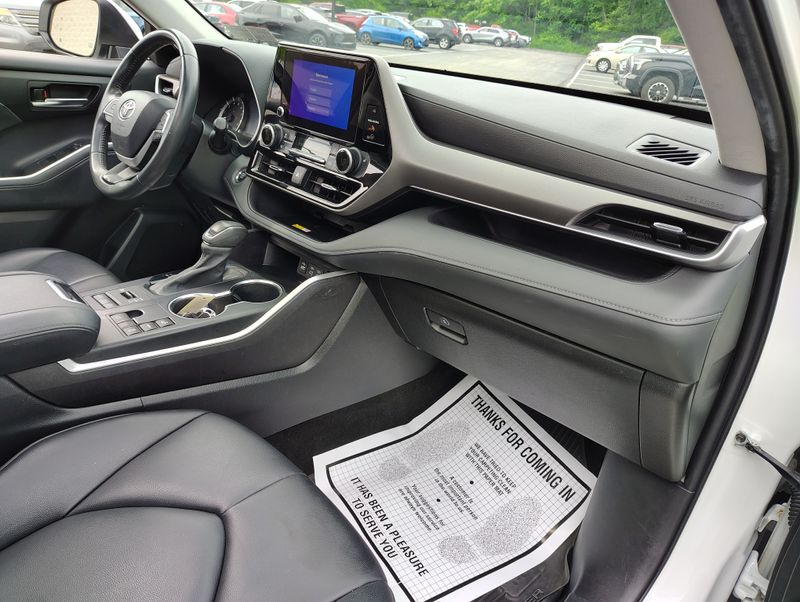 Used 2023 Toyota Highlander SUV