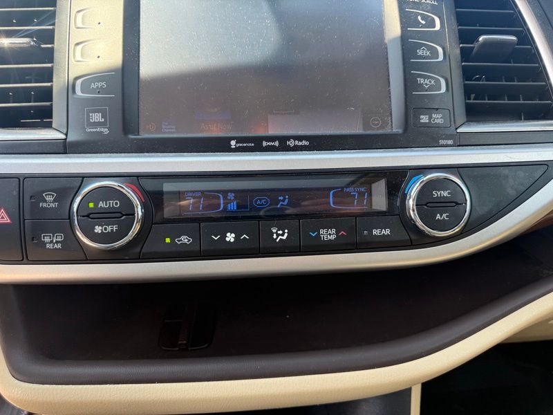 Used 2017 Toyota Highlander SUV