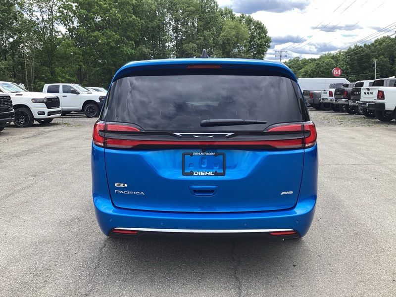 New 2027 Chrysler Pacifica Van