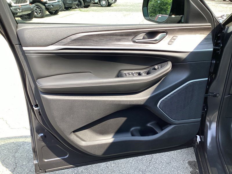 New 2026 Jeep Grand Cherokee SUV
