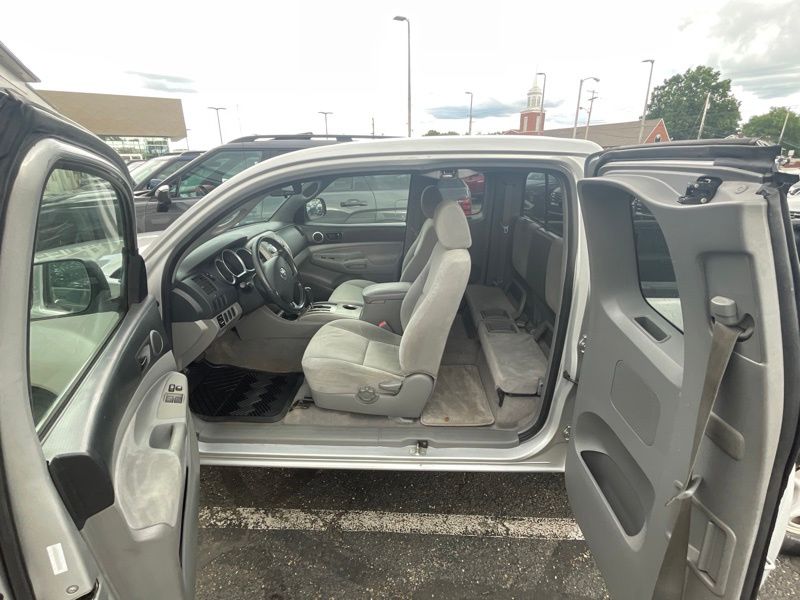 Used 2005 Toyota Tacoma Truck