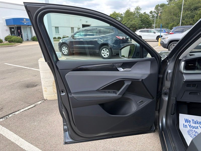 Used 2025 Volkswagen Tiguan SUV