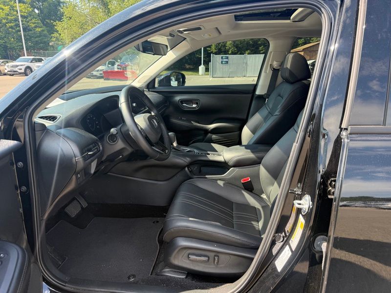 Used 2025 Honda HR-V SUV