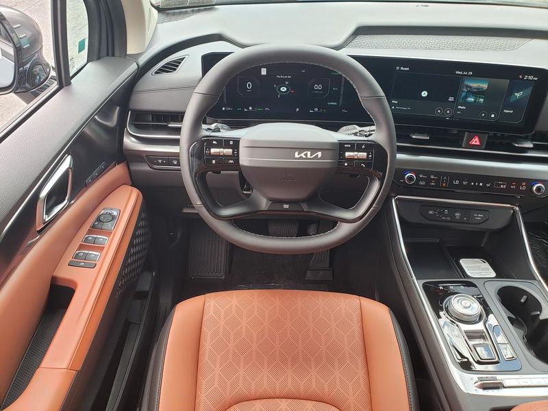 New 2027 Kia Carnival MPV Hybrid Van