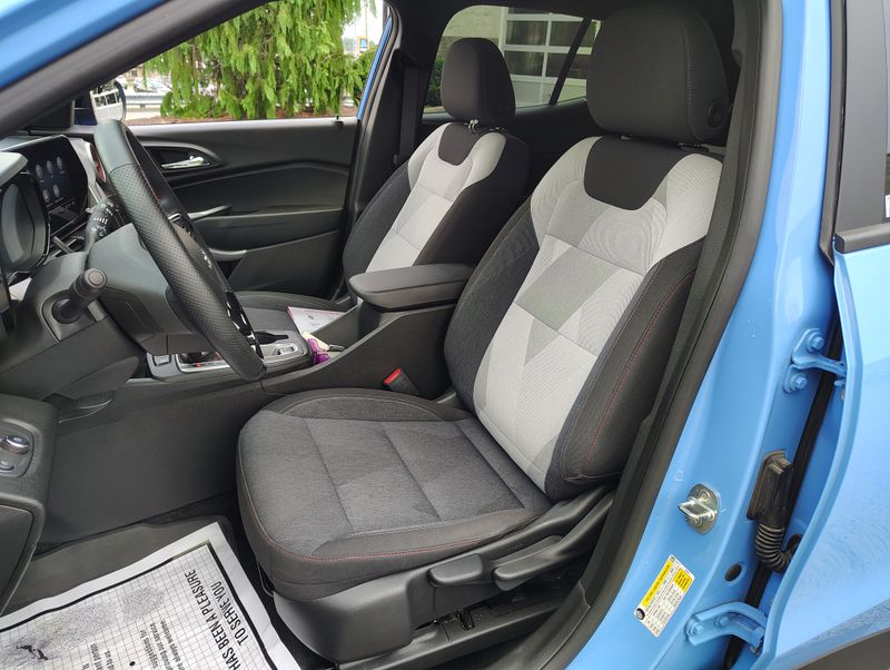Used 2024 Chevrolet Trax SUV