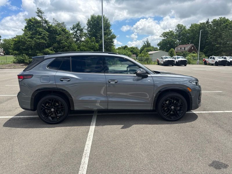 Used 2025 Volkswagen Tiguan SUV