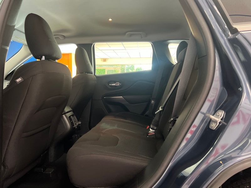 Used 2019 Jeep Cherokee SUV