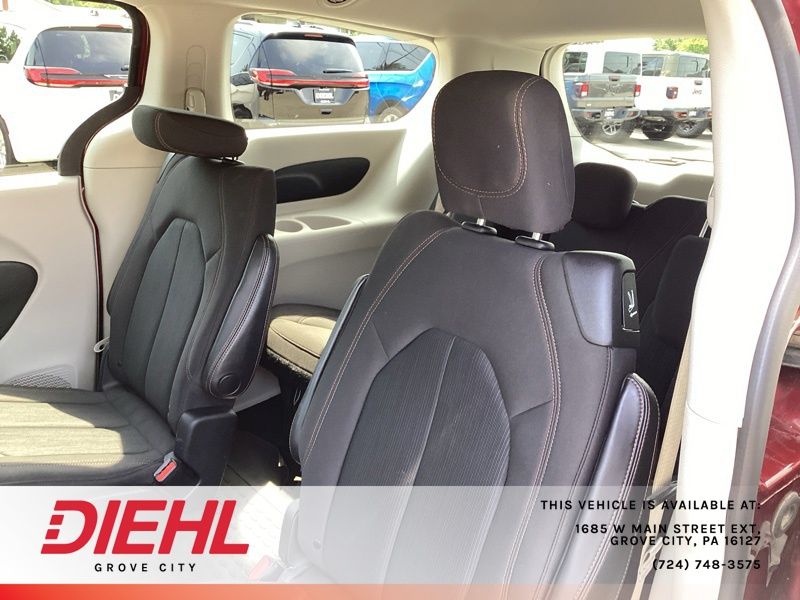 Used 2019 Chrysler Pacifica Van