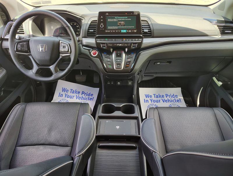 Used 2025 Honda Odyssey Van