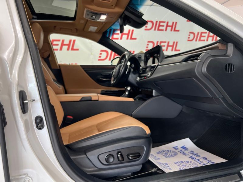 Used 2024 Lexus ES Sedan
