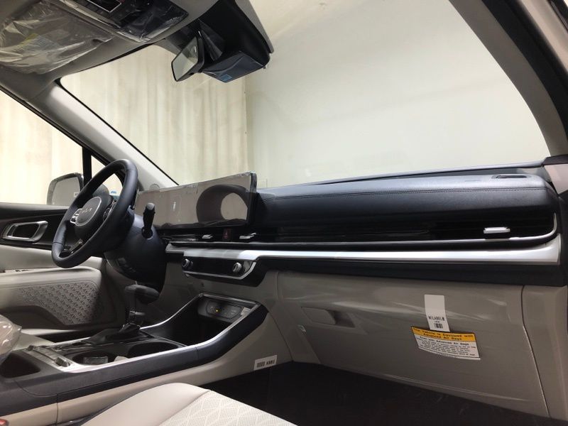 New 2026 Kia Carnival MPV Van