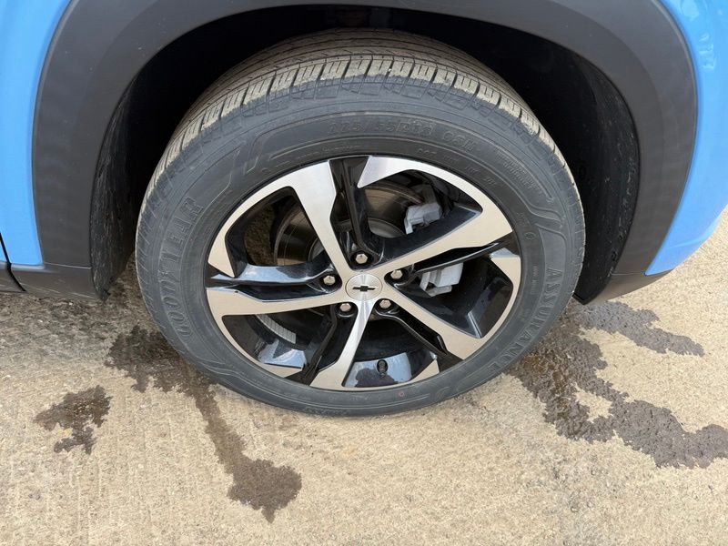 Used 2024 Chevrolet Trax SUV