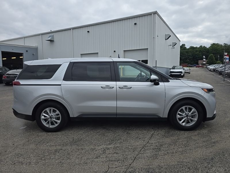 Used 2022 Kia Carnival Van