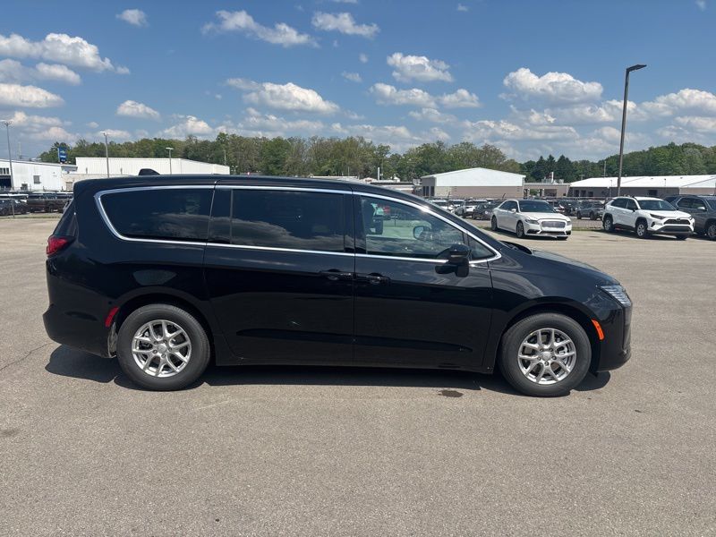 New 2027 Chrysler Pacifica Van